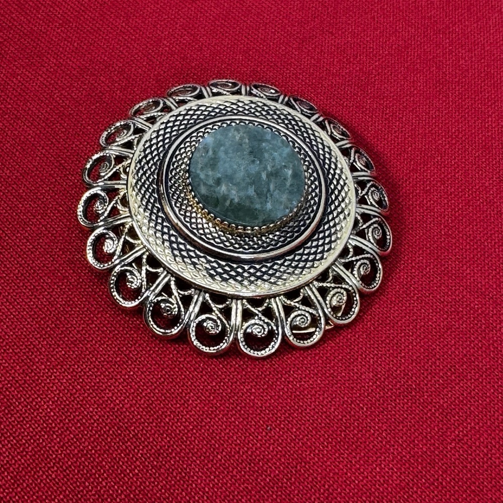 Vintage Lieba USA Gold Tone Scarf Clip Filigree Green Marbled Stone Brooch